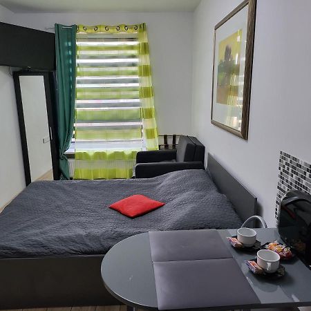 Apartamenty Galeria Polnocna Varsavia Esterno foto