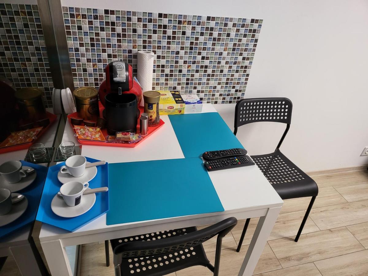 Apartamenty Galeria Polnocna Varsavia Esterno foto